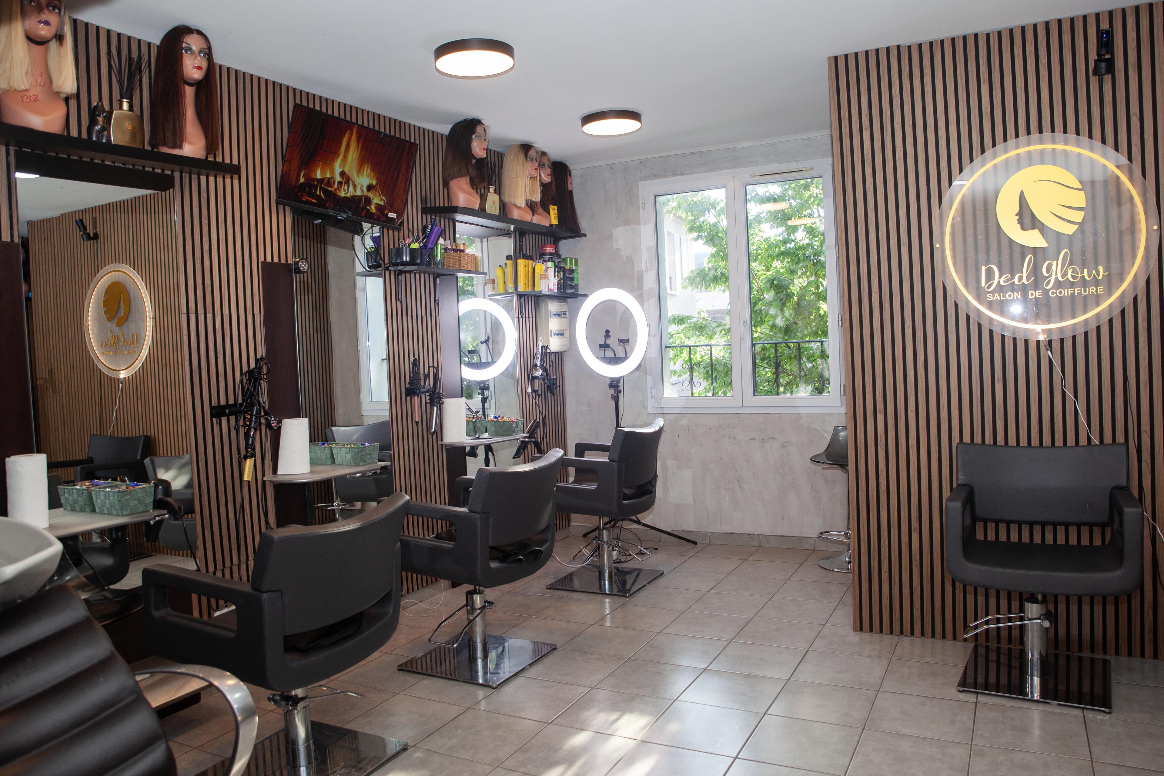 Intérieur du salon Ded Glow